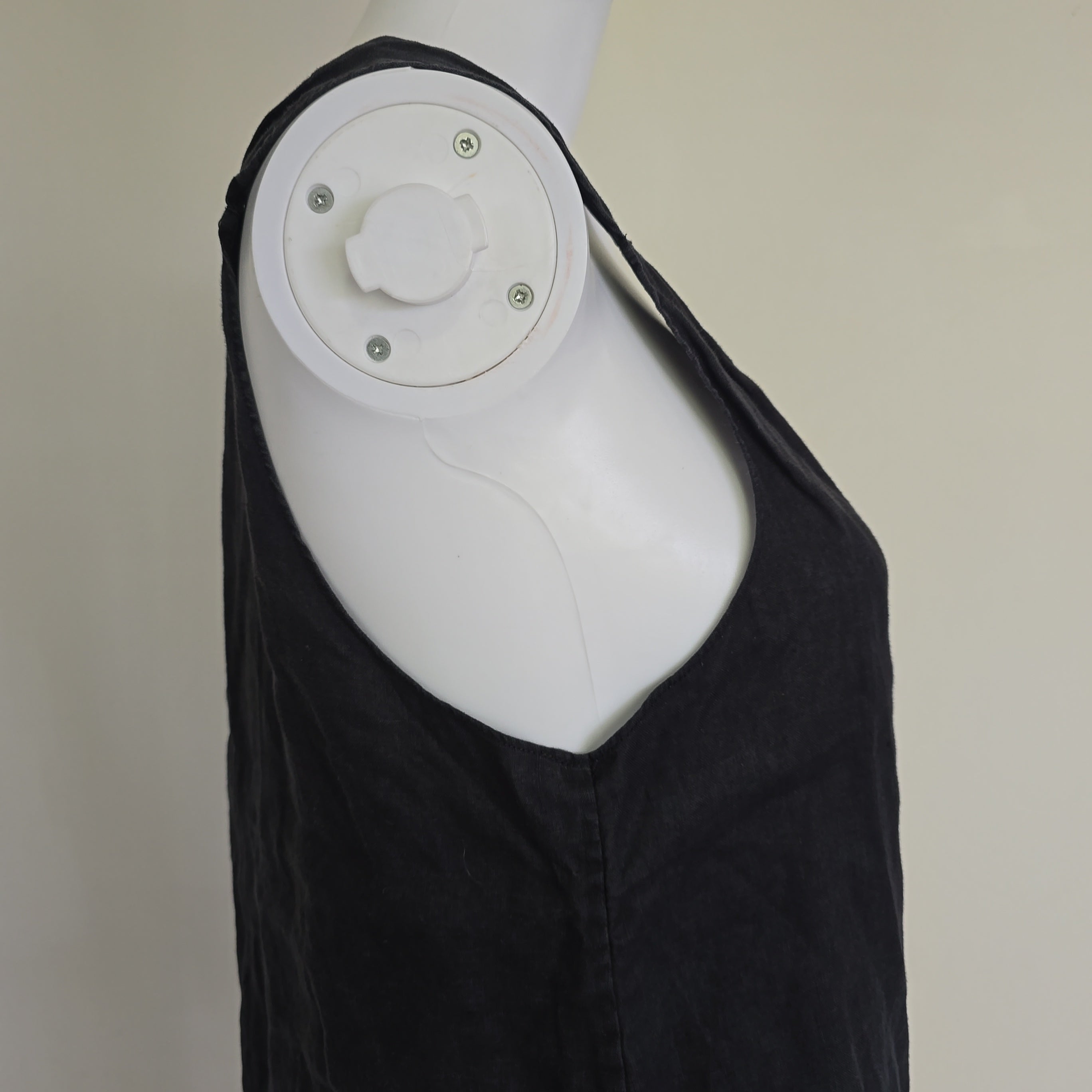 Black top on a light background