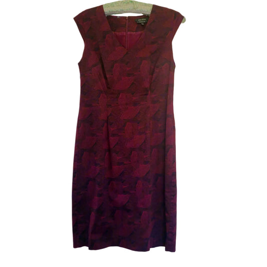 Red floral dress on a light background 2736