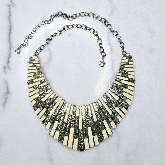 Vintage Gold and White Necklace 1848