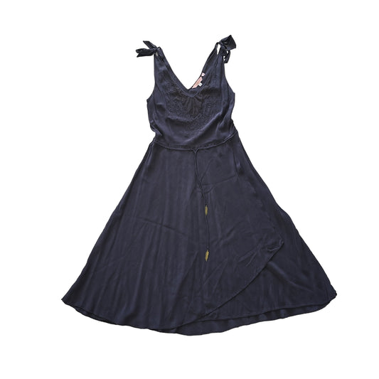 Grey dress on a tiled floor 2736