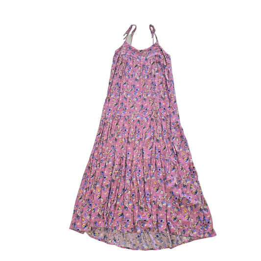 Pink floral dress on a light background 2736